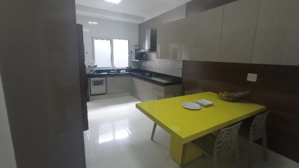 Casa, 4 quartos, 250 m² - Foto 6