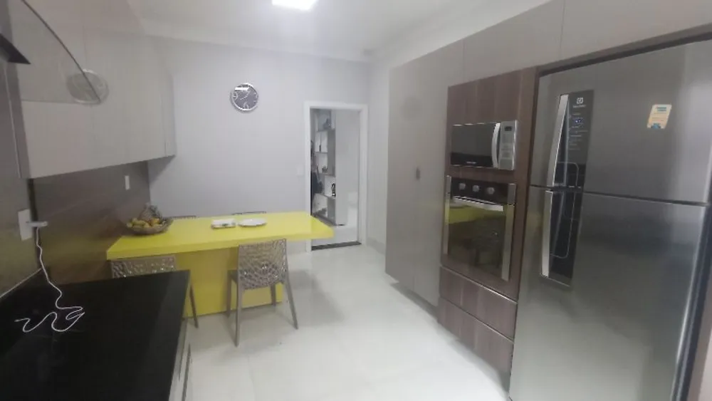 Casa, 4 quartos, 250 m² - Foto 9