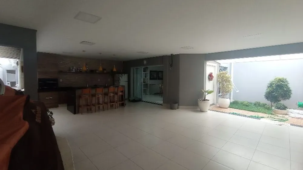 Casa, 4 quartos, 250 m² - Foto 1