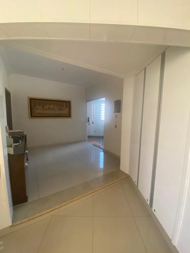 Casa, 3 quartos, 230 m² - Foto 2