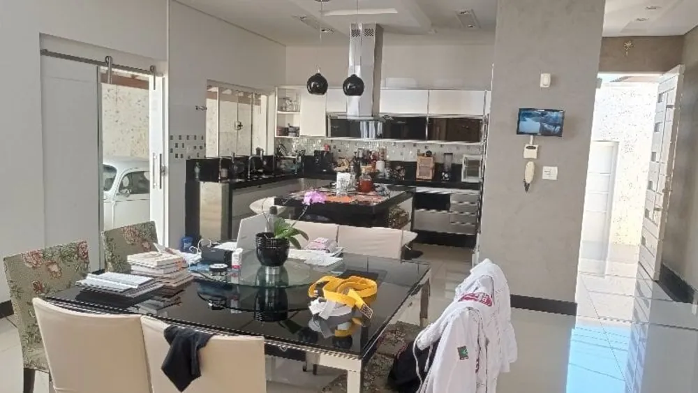 Casa, 3 quartos, 298 m² - Foto 3