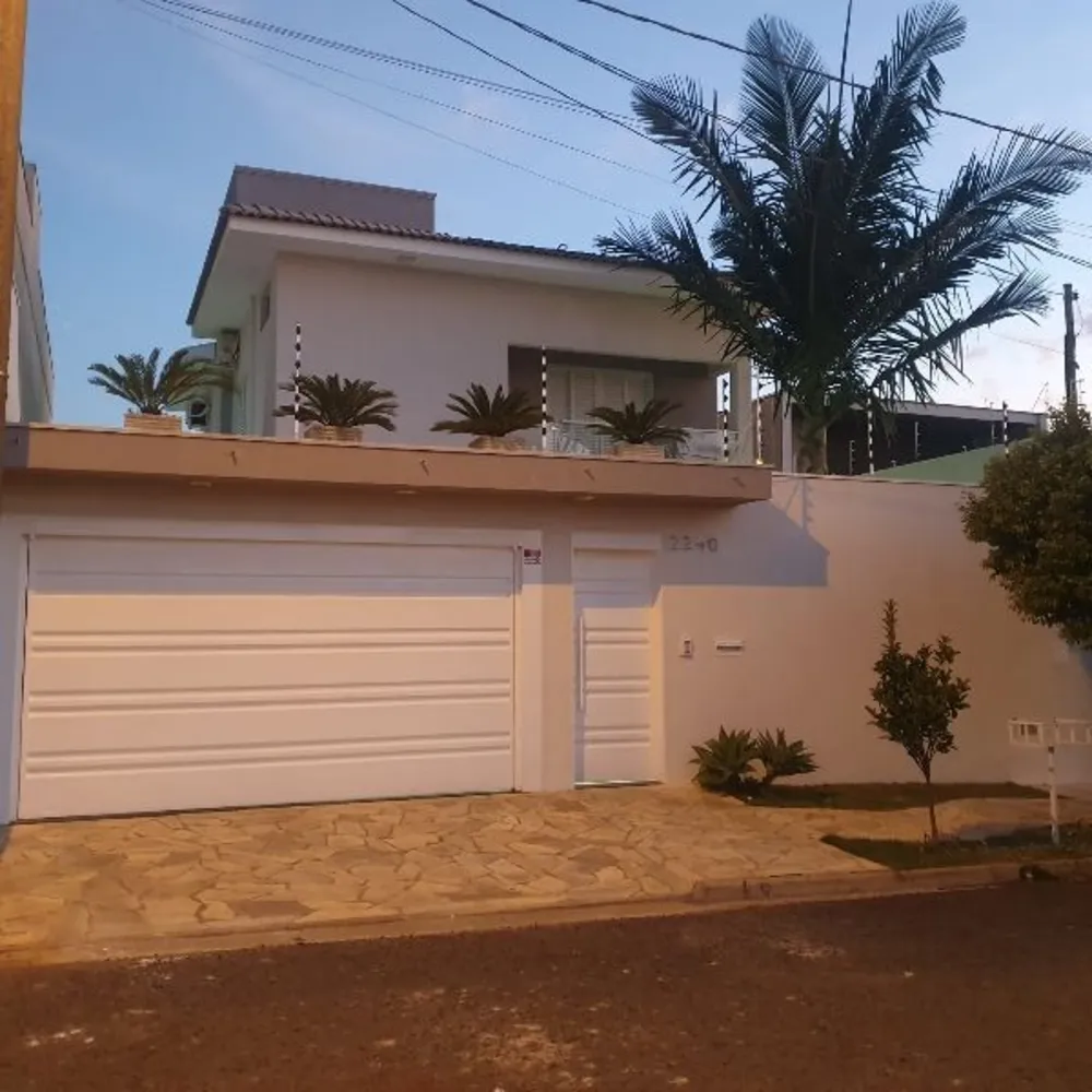 Casa, 4 quartos, 214 m² - Foto 1