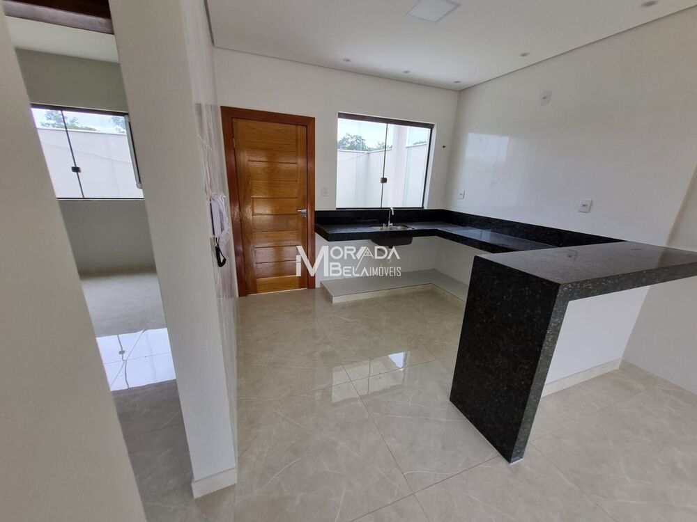 Casa à venda com 2 quartos, 60m² - Foto 3