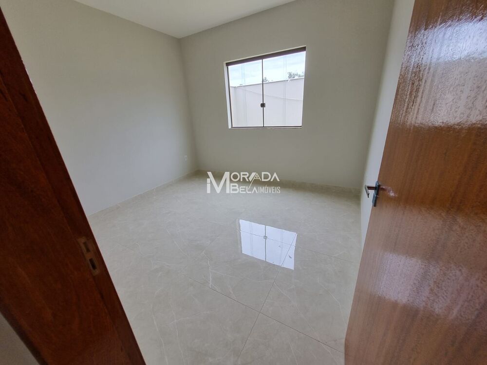 Casa à venda com 2 quartos, 60m² - Foto 4