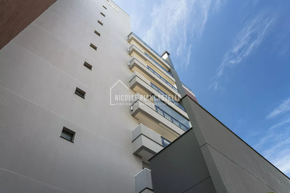 Apartamento, 3 quartos, 218 m² - Foto 1