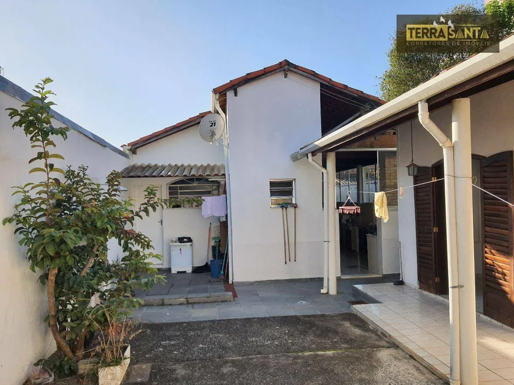 Casa, 3 quartos, 230 m² - Foto 1