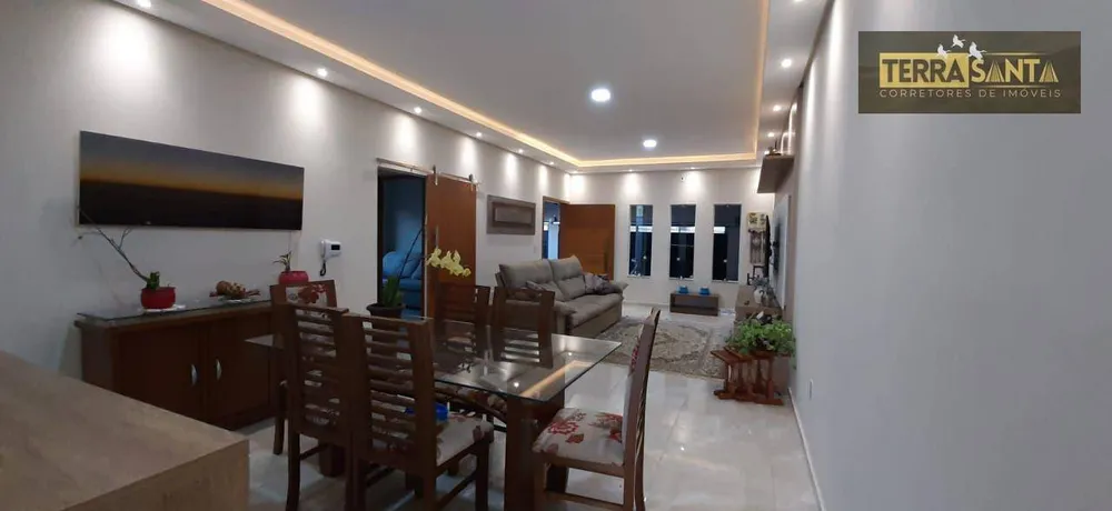 Casa, 3 quartos, 168 m² - Foto 2