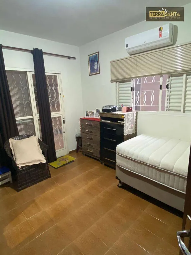 Casa, 3 quartos, 228 m² - Foto 4