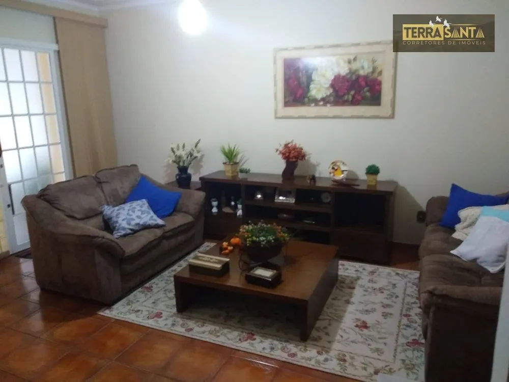 Casa, 3 quartos, 200 m² - Foto 1