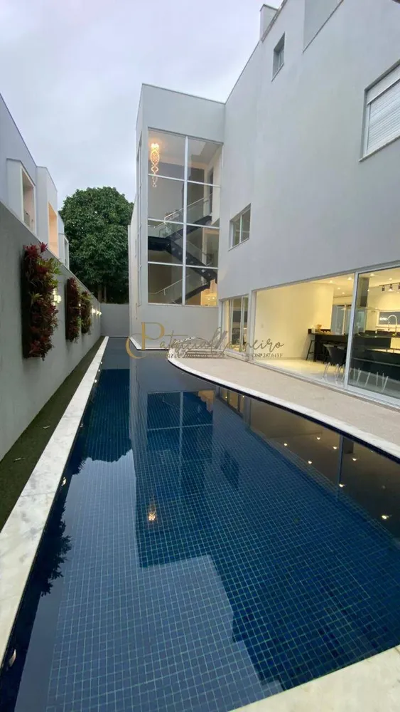 Casa, 5 quartos, 367 m² - Foto 1