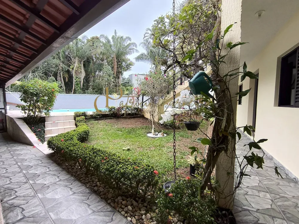 Casa, 5 quartos, 265 m² - Foto 2