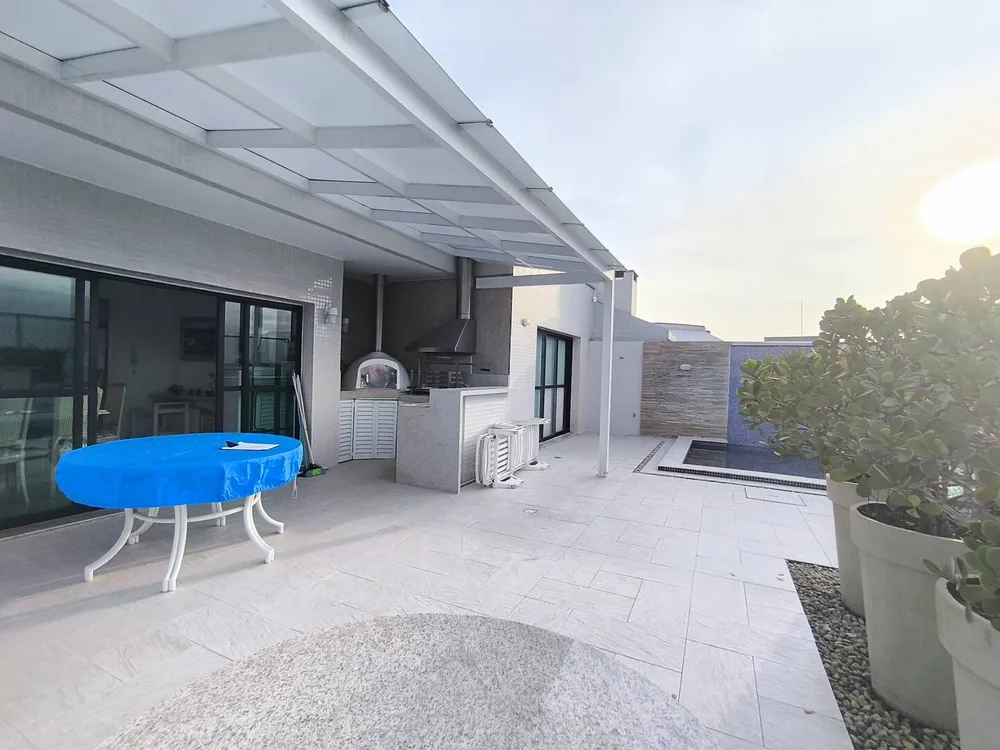 Cobertura, 3 quartos, 227 m² - Foto 6
