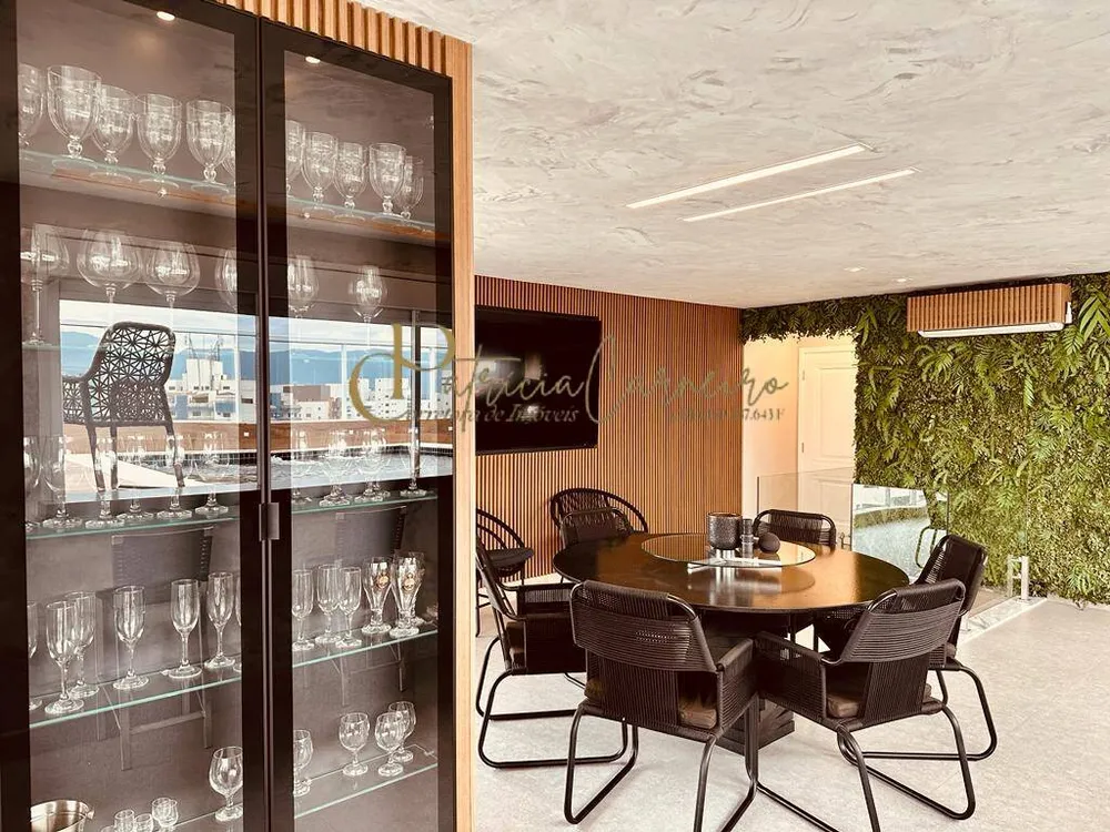 Cobertura, 3 quartos, 214 m² - Foto 8