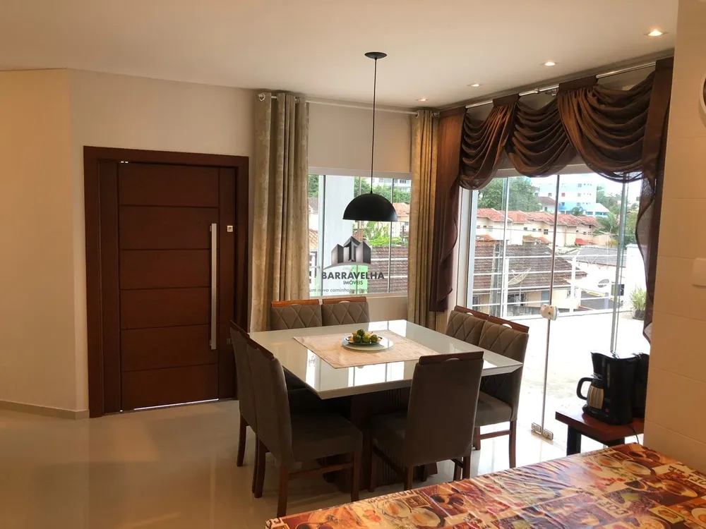 Casa, 4 quartos, 215 m² - Foto 2