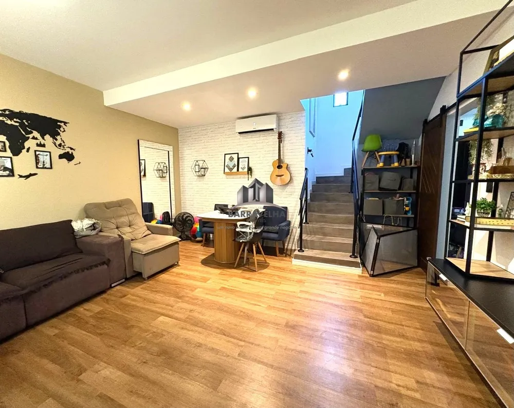 Casa, 3 quartos, 161 m² - Foto 1