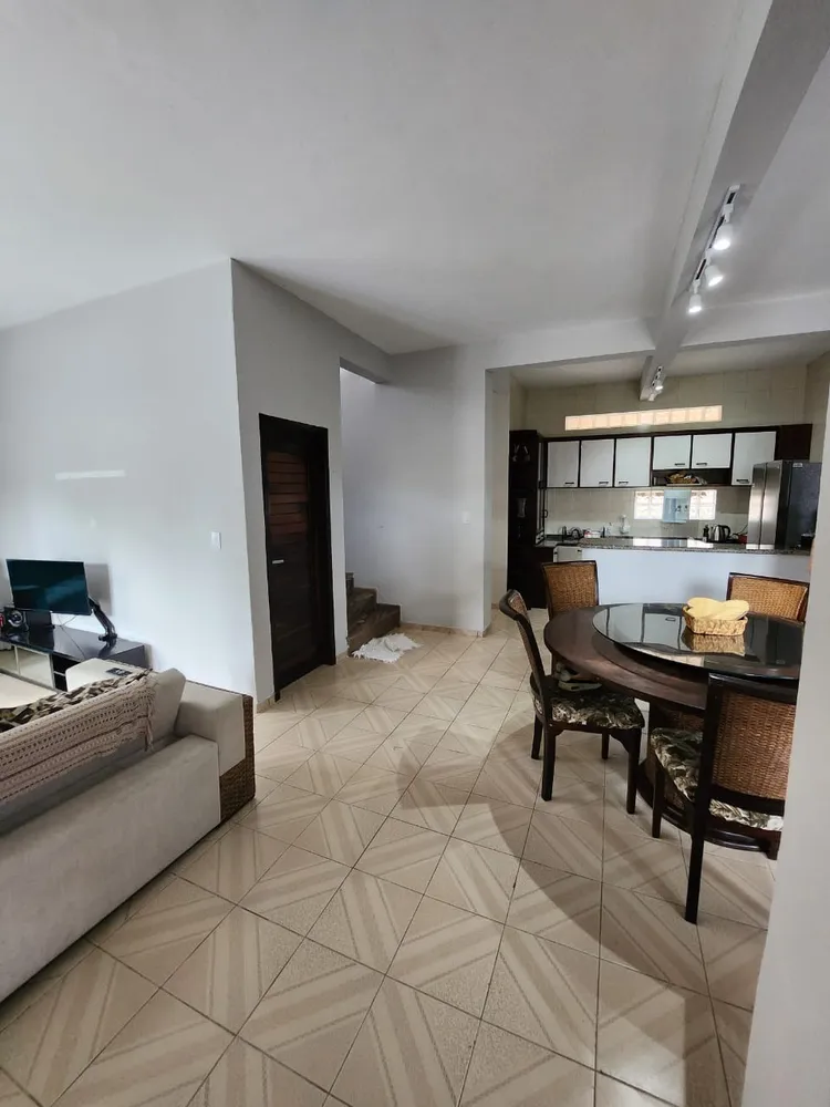 Casa, 4 quartos, 200 m² - Foto 2