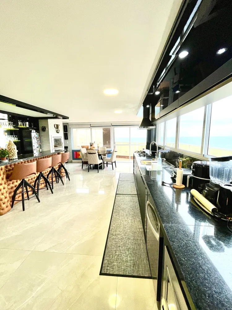 Cobertura, 3 quartos, 230 m² - Foto 2