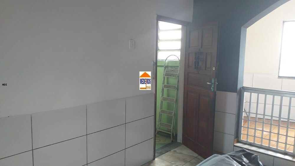 Casa à venda com 2 quartos, 200m² - Foto 5
