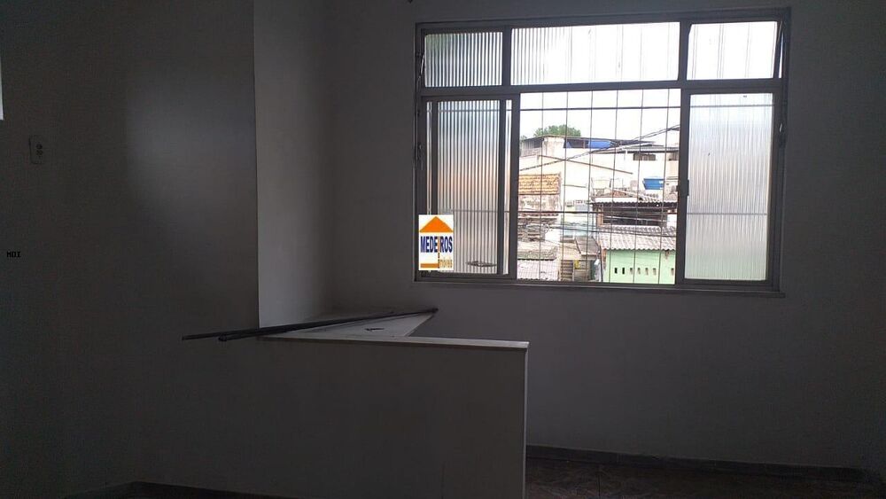 Casa à venda com 2 quartos, 200m² - Foto 4