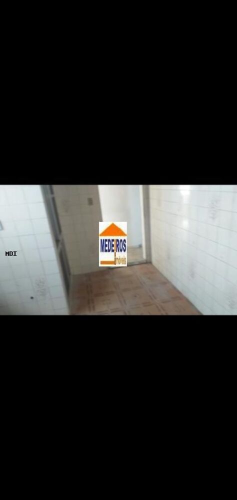 Casa à venda com 2 quartos, 200m² - Foto 14