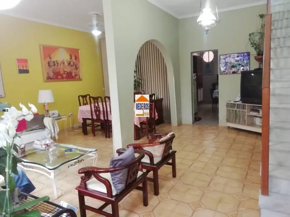 Casa, 4 quartos, 240 m² - Foto 2