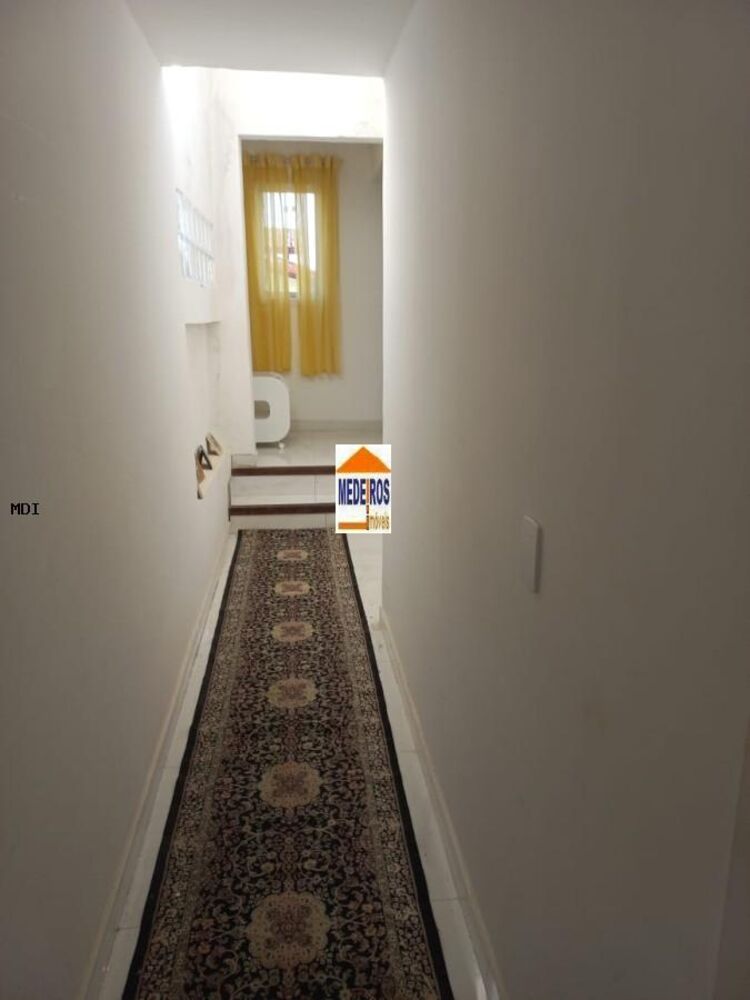 Casa para alugar com 3 quartos, 300m² - Foto 4