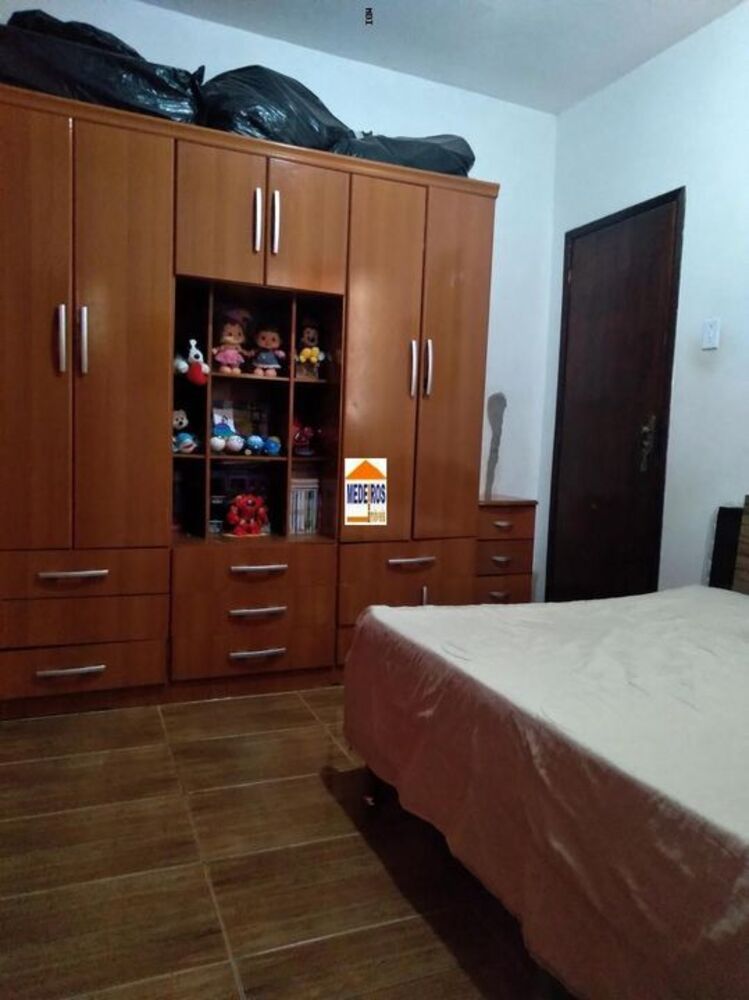 Casa à venda com 4 quartos, 180m² - Foto 3