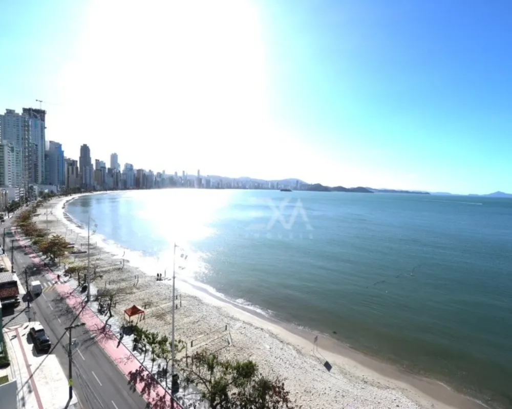 Apartamento, 3 quartos, 140 m² - Foto 1
