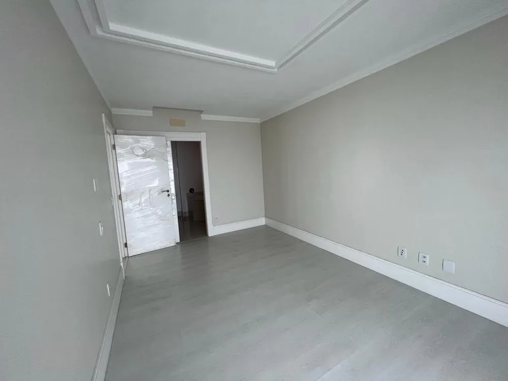 Apartamento, 4 quartos, 233 m² - Foto 1