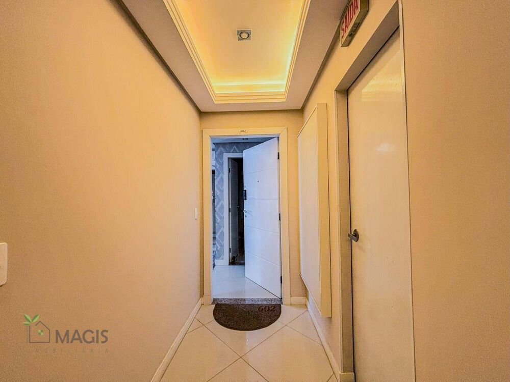 Apartamento à venda com 3 quartos, 256m² - Foto 3