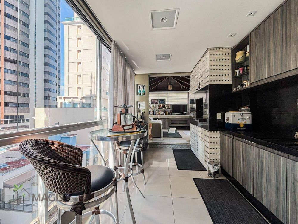 Apartamento à venda com 3 quartos, 256m² - Foto 15