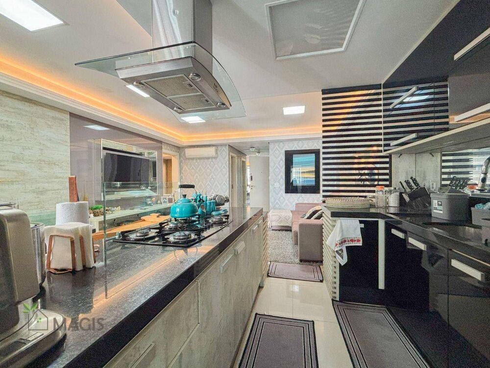 Apartamento à venda com 3 quartos, 256m² - Foto 8