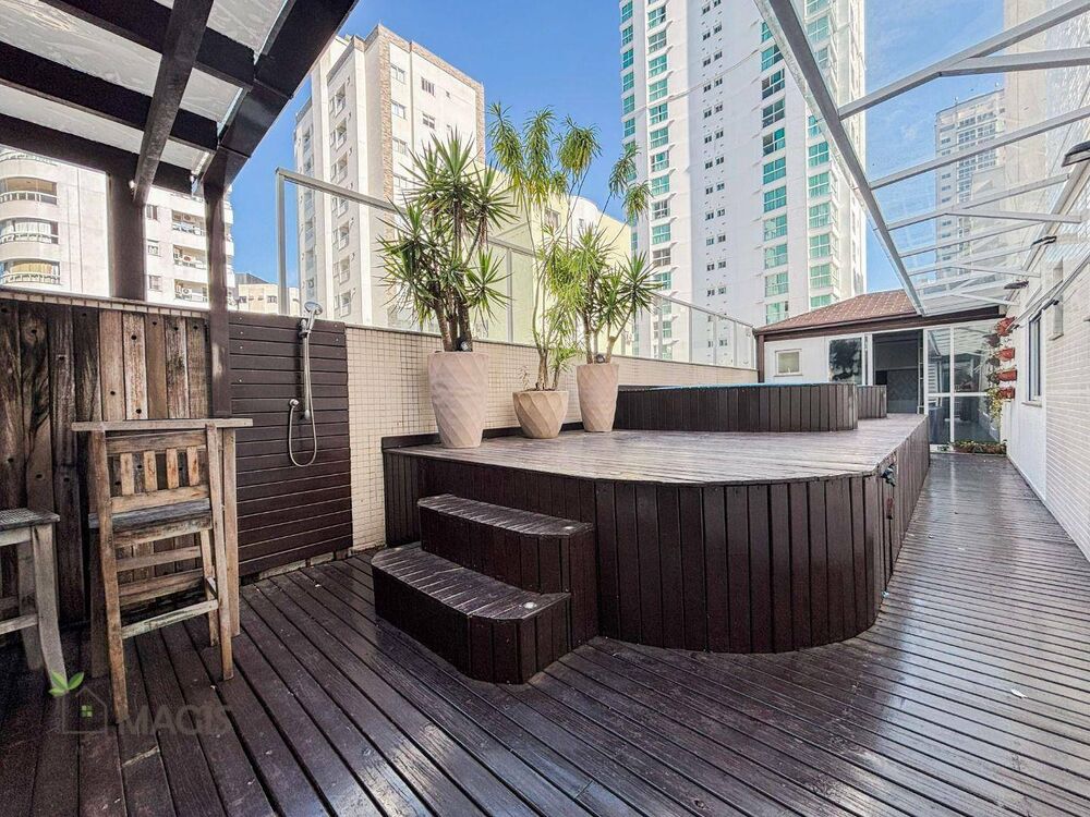 Apartamento à venda com 3 quartos, 256m² - Foto 17