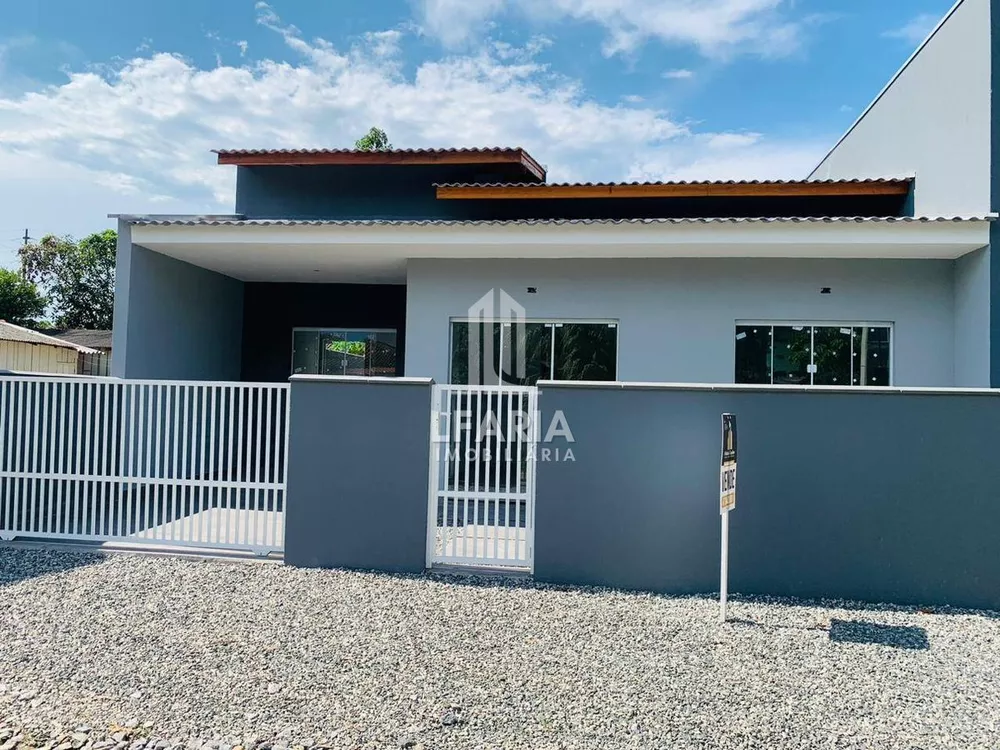 Casa à venda com 3 quartos, 87m² - Foto 1