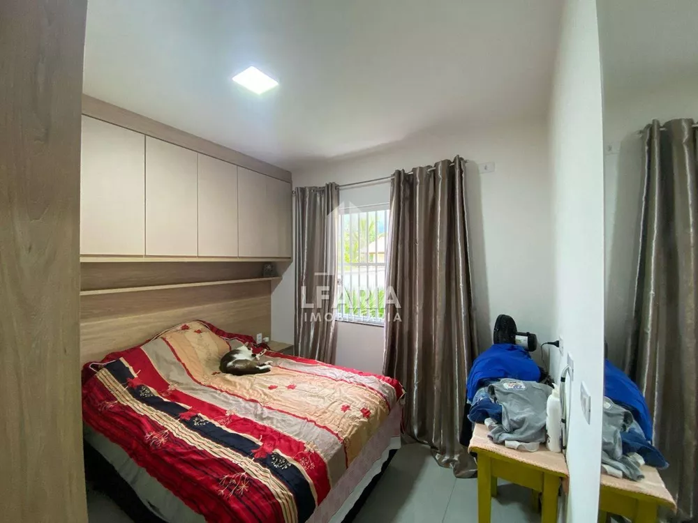 Casa à venda com 2 quartos, 62m² - Foto 4