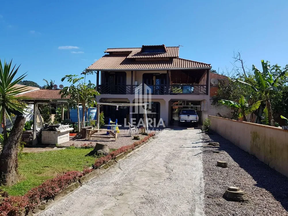 Casa, 3 quartos, 270 m² - Foto 1