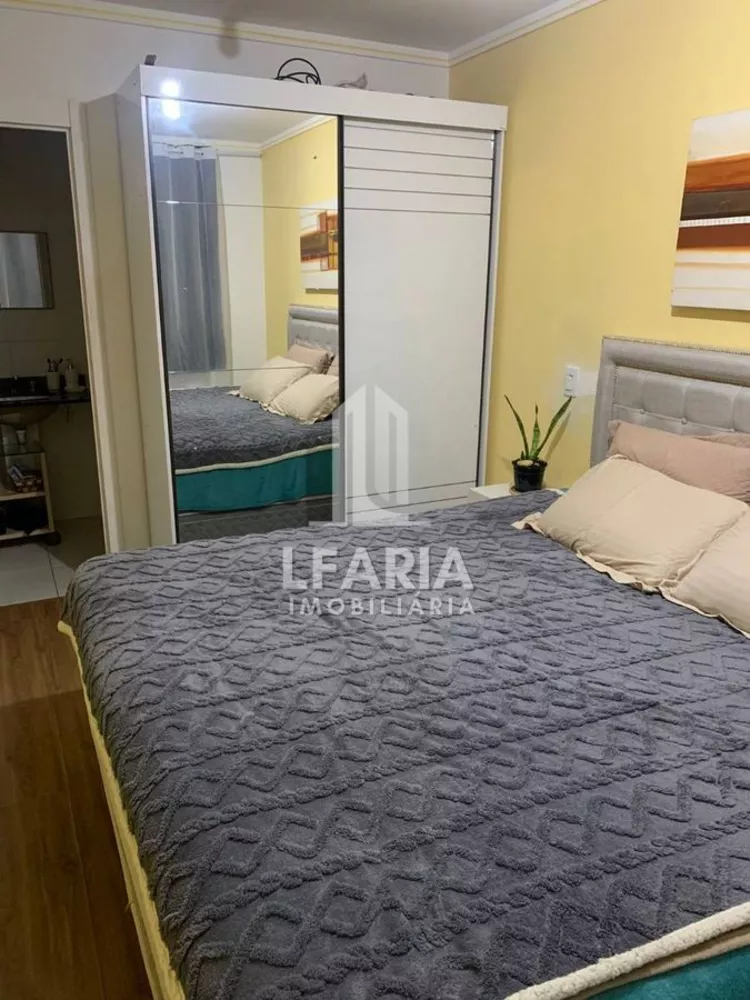 Apartamento à venda com 2 quartos, 75m² - Foto 3