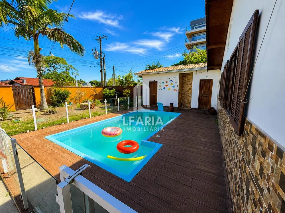 Casa, 4 quartos, 130 m² - Foto 1