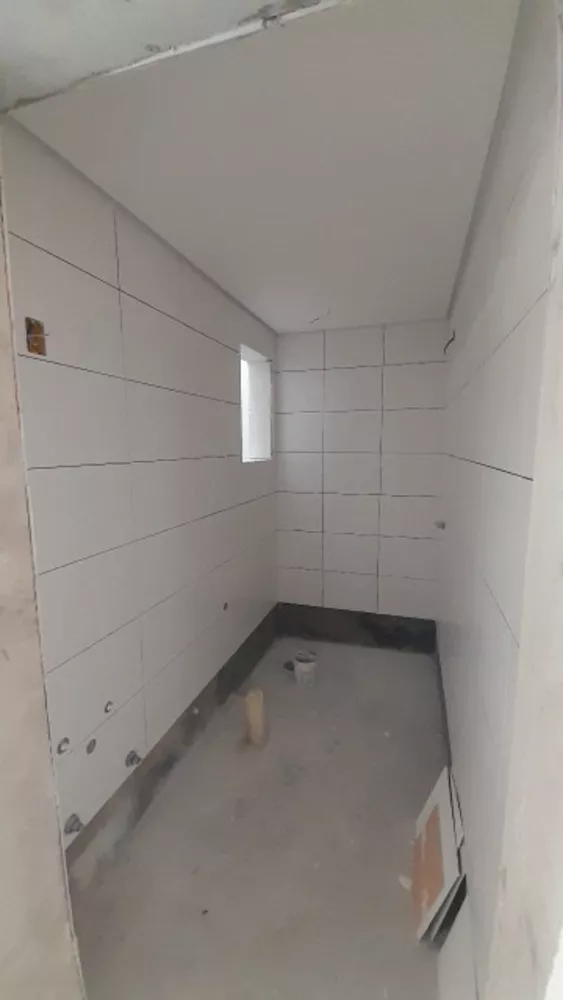 Apartamento à venda com 2 quartos, 67m² - Foto 4