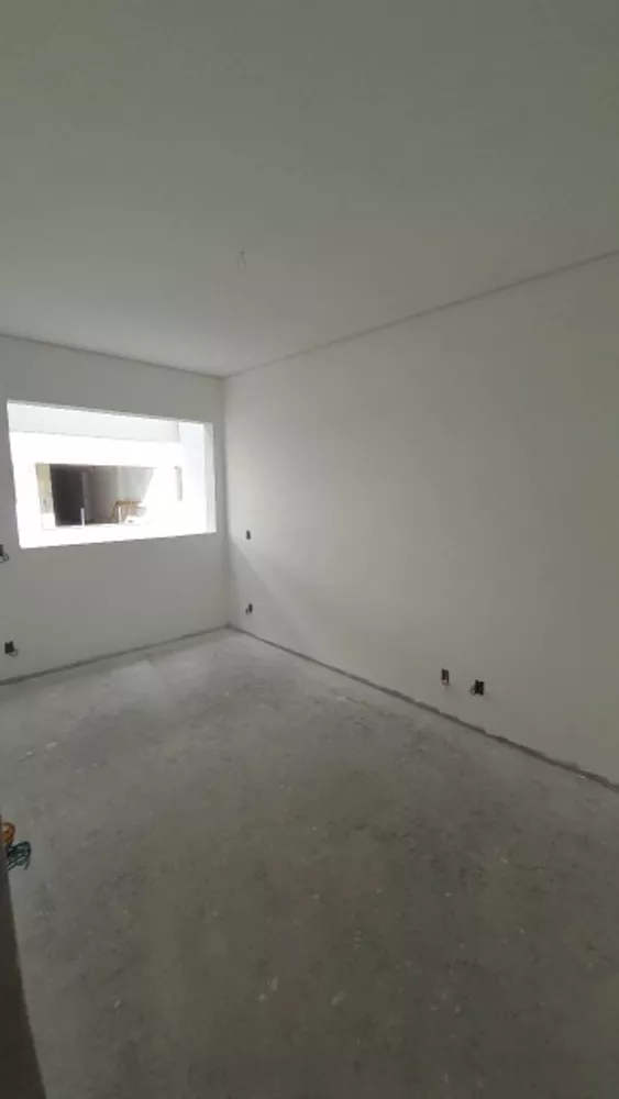 Apartamento à venda com 2 quartos, 67m² - Foto 3