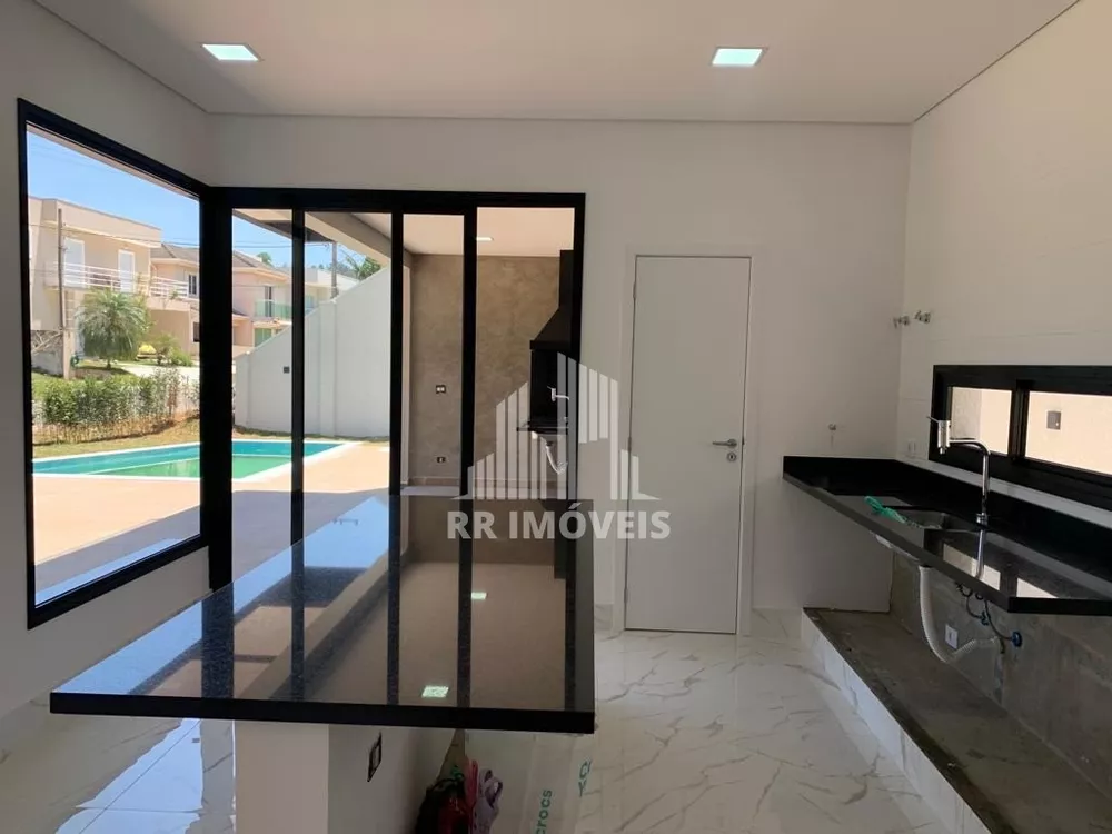 Casa à venda com 3 quartos, 340m² - Foto 2