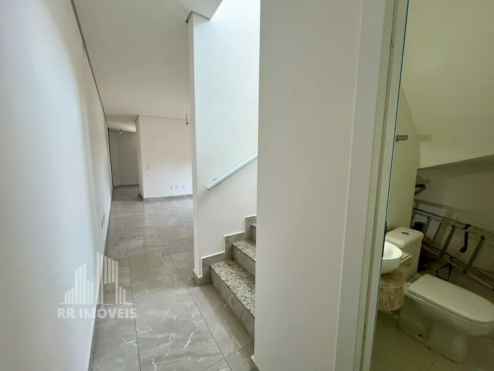 Casa à venda com 3 quartos, 200m² - Foto 7