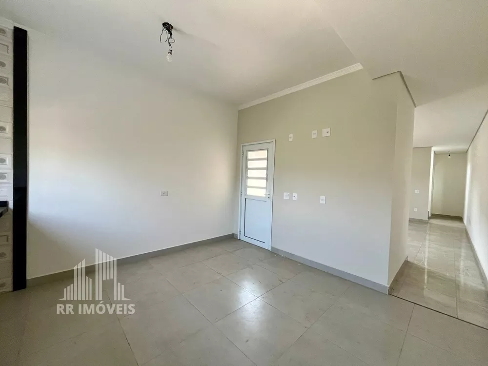 Casa à venda com 3 quartos, 200m² - Foto 3