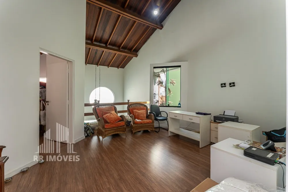 Casa, 4 quartos, 305 m² - Foto 1