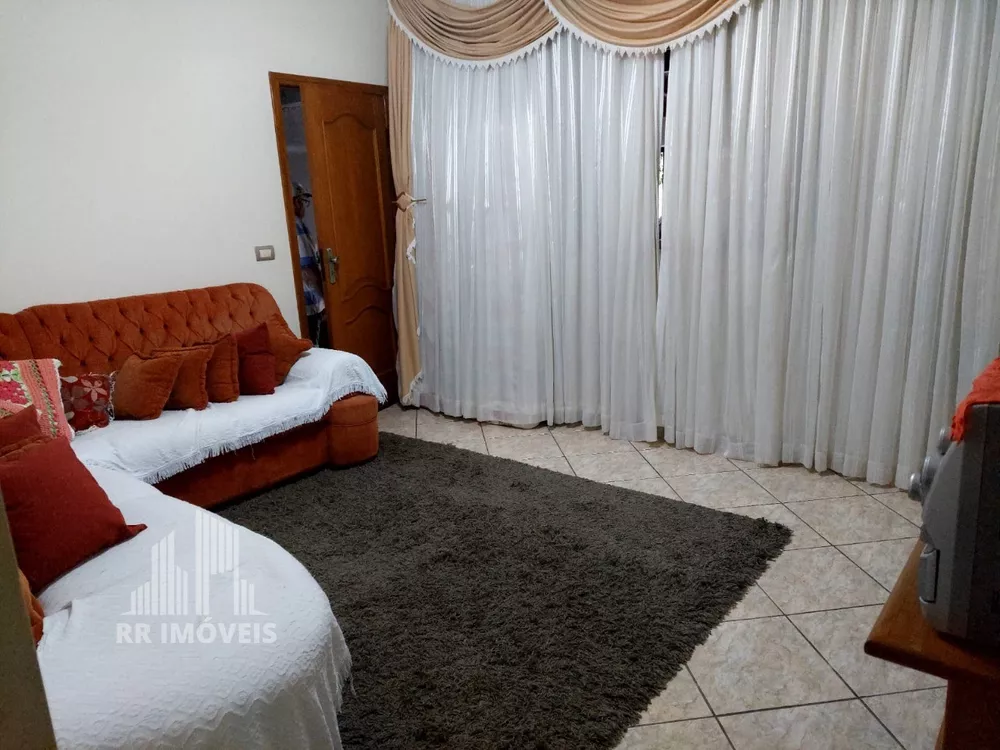 Casa à venda com 2 quartos, 130m² - Foto 2