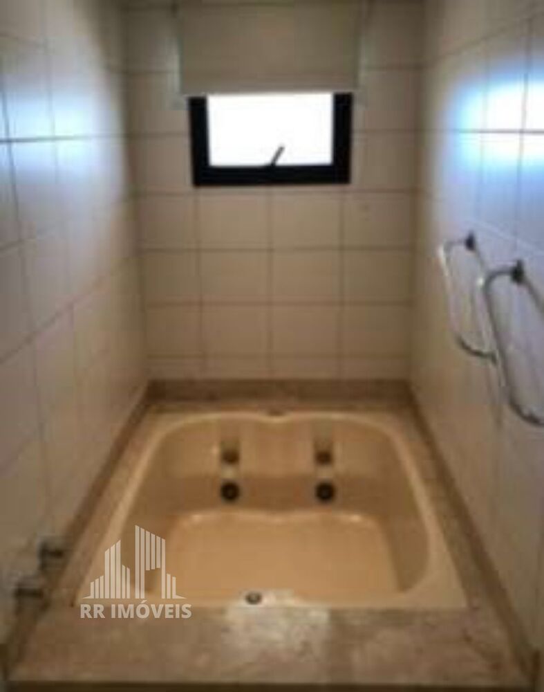 Apartamento para alugar com 3 quartos, 177m² - Foto 2