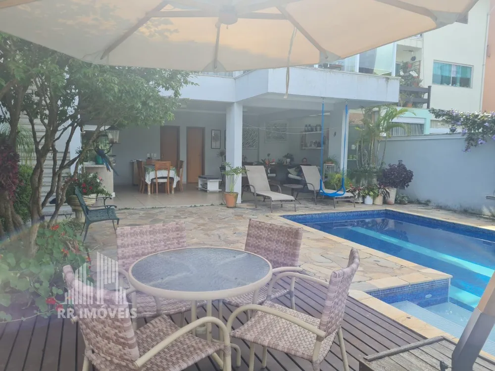 Casa, 3 quartos, 310 m² - Foto 1