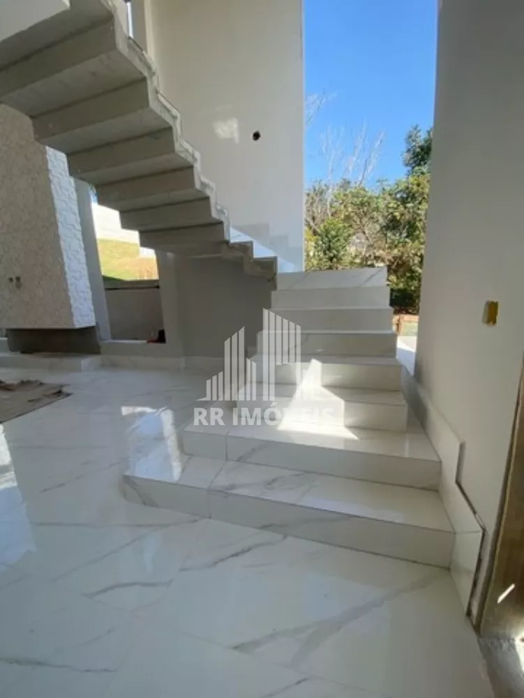 Casa à venda com 4 quartos, 317m² - Foto 3