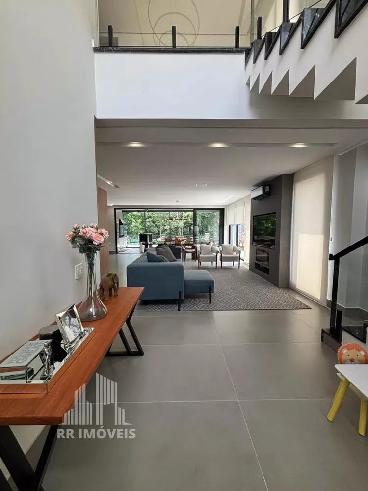 Casa, 4 quartos, 366 m² - Foto 1