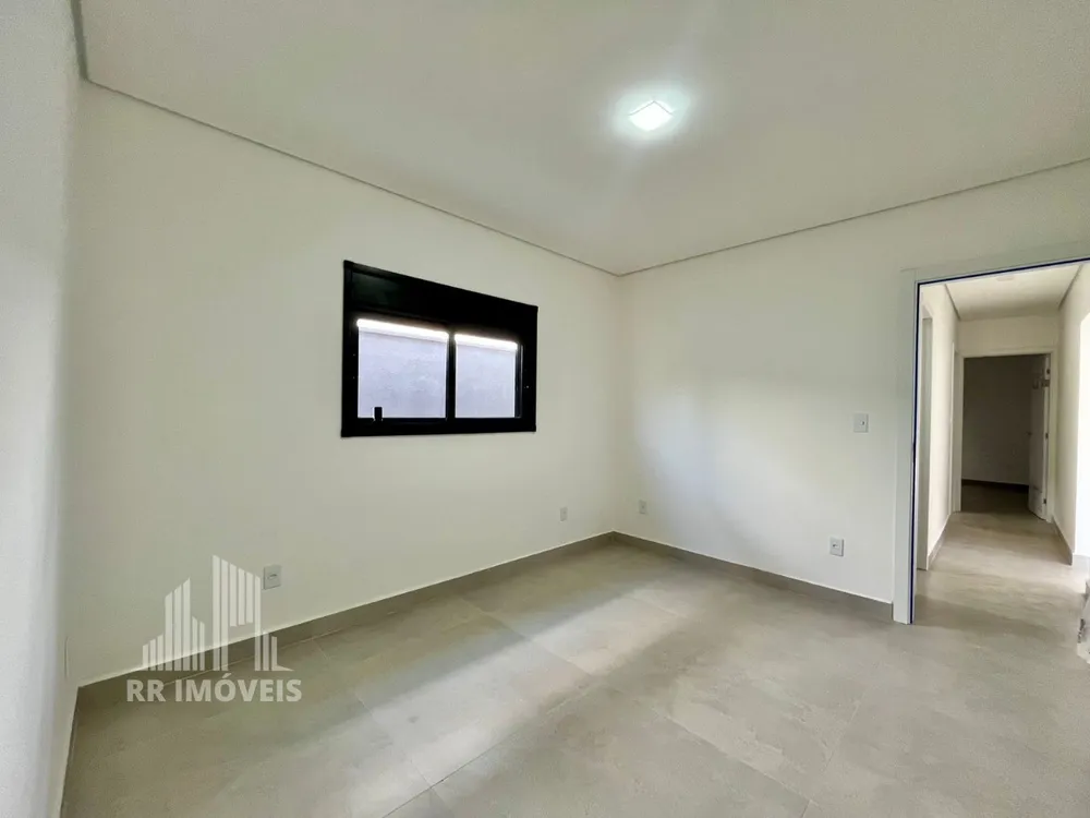Casa, 4 quartos, 180 m² - Foto 1